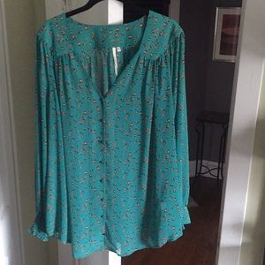 Bellatrix from Nordstrom 1X floral blouse